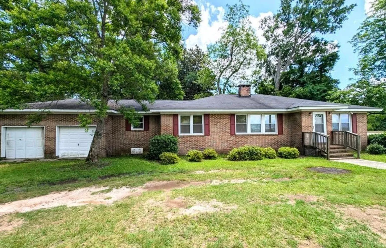 5 bed, 2216 sqft, $650 — Photo 1