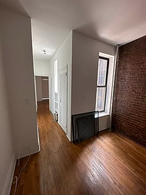 Rented by Eric Goodman Realty Corp | media 15