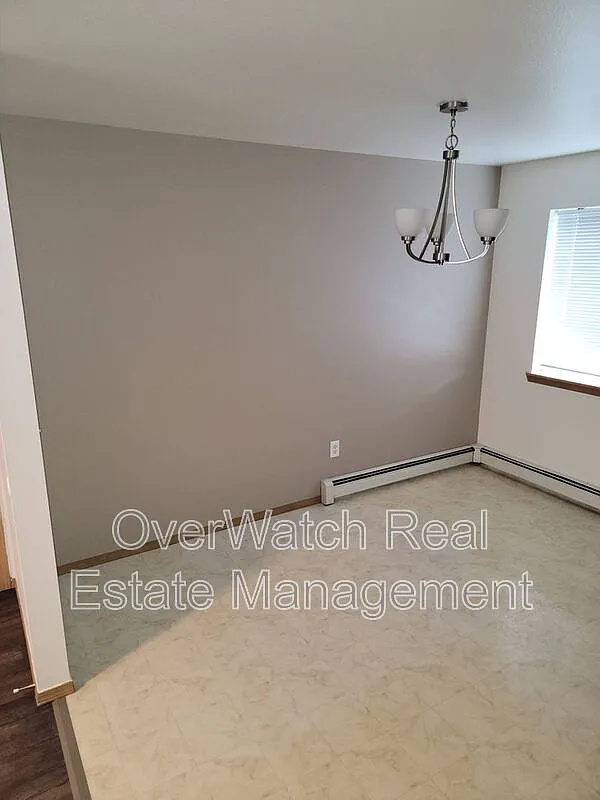 3 bed, 1.0 bath, $1,850 — Photo 4