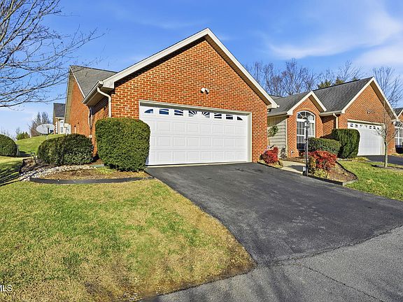2nd image of 54 Boone Hill Ct #54