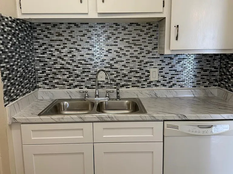 6402 Del Monte Dr #60 — Photo 10