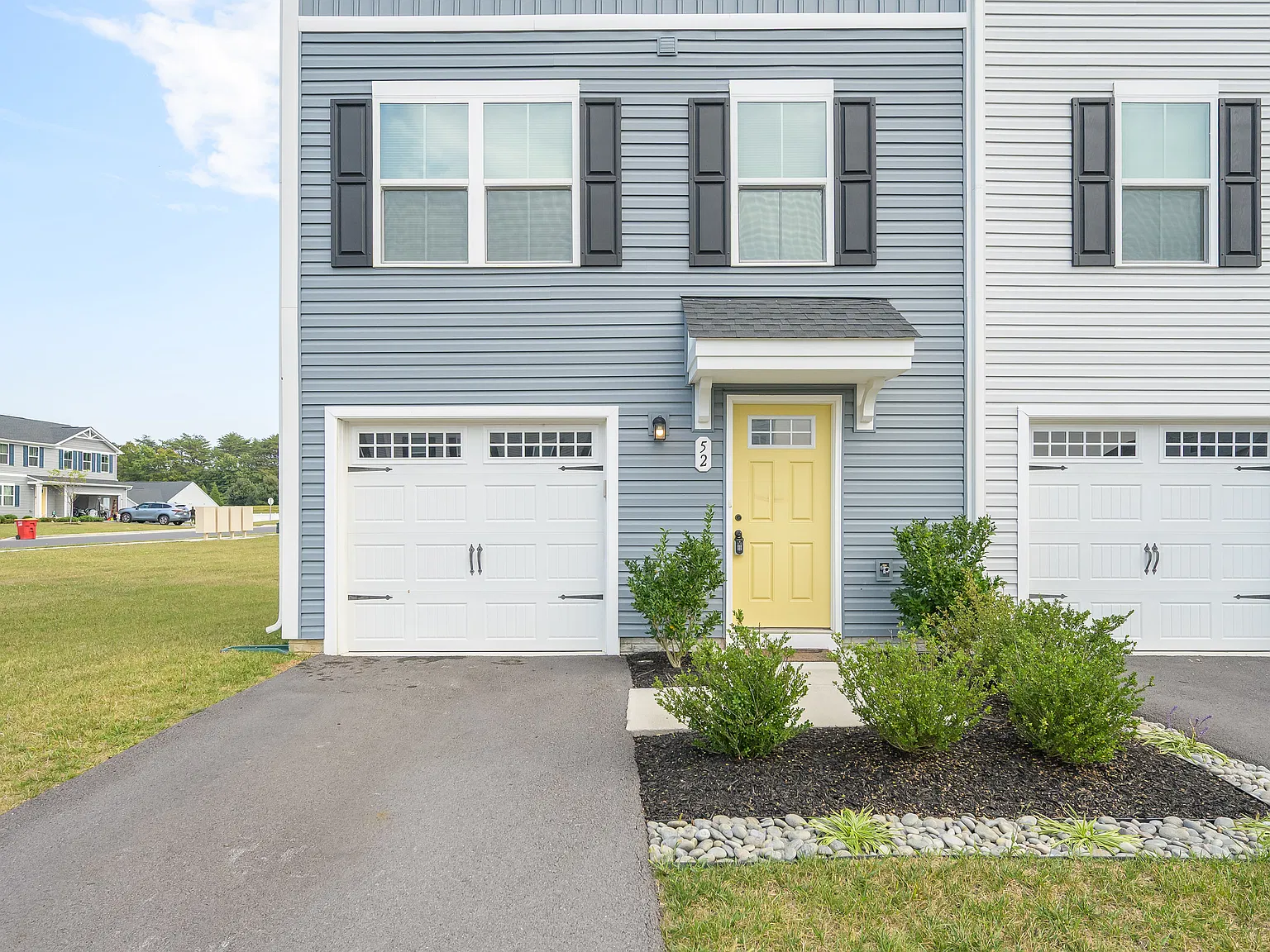 3 bed, 2.5 bath, 1560 sqft, $2,150 — Photo 2