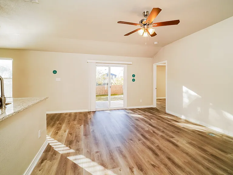 3605 Candlebrook Ln — Photo 5