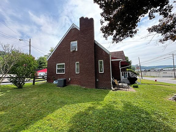 4th image of 346 Grant St