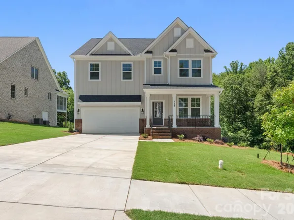 13107 Blacksmith Ct, Matthews, NC 28105