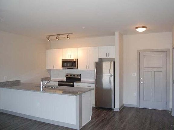 3rd image of 782 Riverfront Pkwy #408