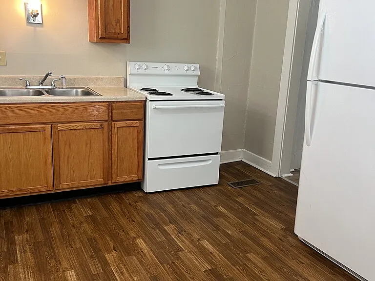 338 Brooklyn Ave — Photo 33