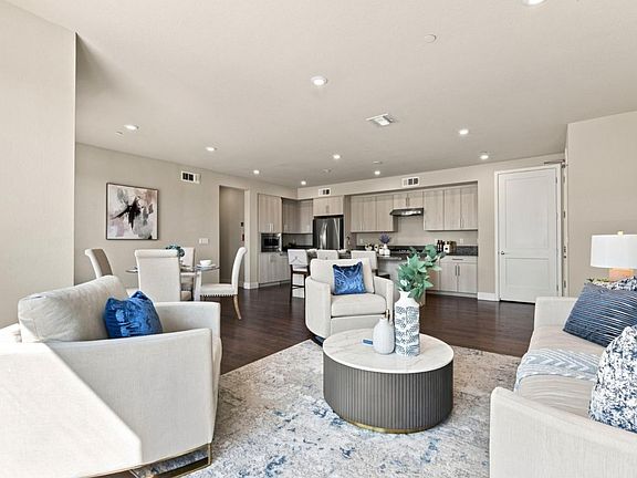 4th image of 44868 Fremont Blvd Unit 200