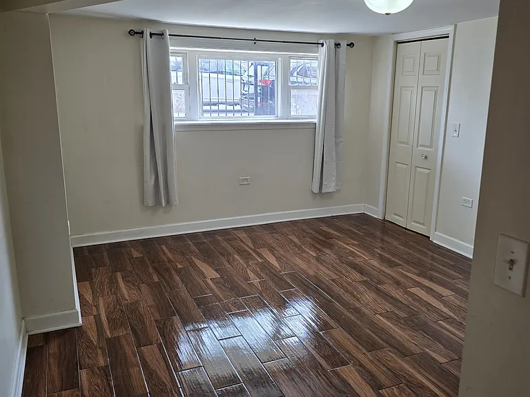 5046 W Division St #1 — Photo 1