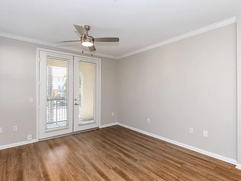 Vista Imperio Apartments — Photo 13