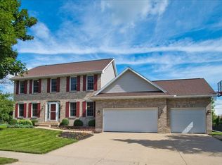 1810 Essex Dr, Sun Prairie, WI 53590