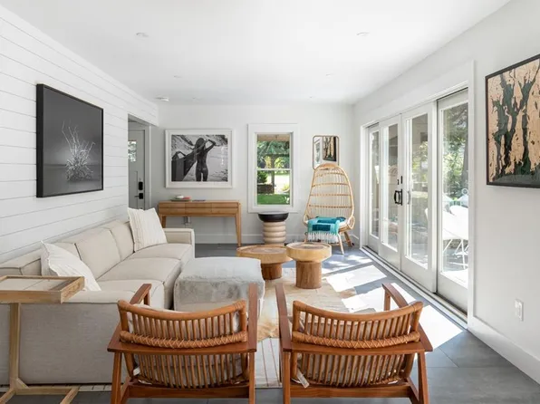 2 Scull St, Jamestown, RI 02835