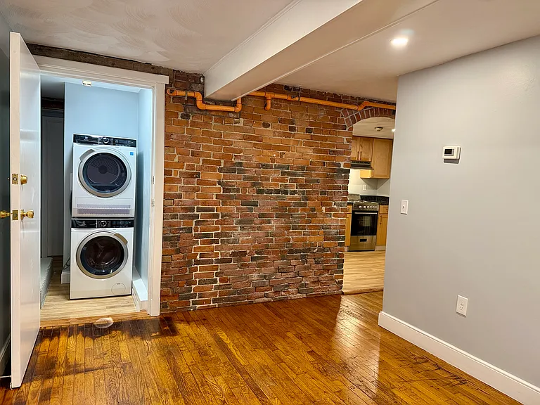 112 Keene St #2B — Photo 7
