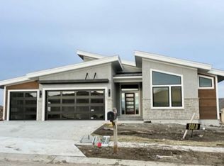 17405 Richards St, Overland Park, KS 66221