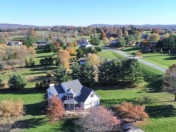 3rd image of 3735 Maplecrest Ct