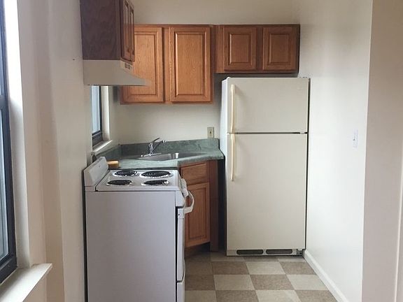 2nd image of 3626 Greenpoint Ave APT 2
