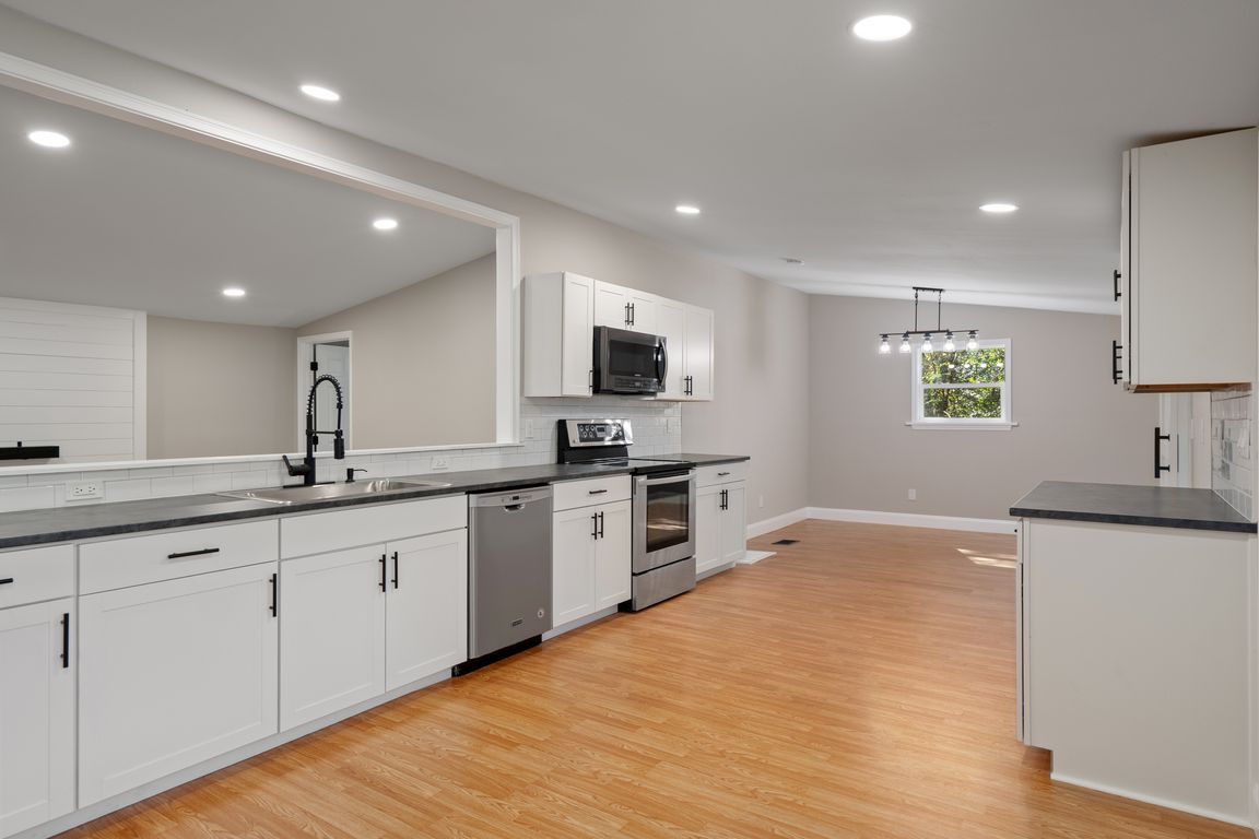 next background image