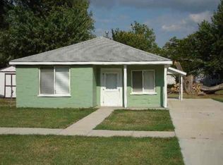 212 S Walnut St, Douglass, KS 67039