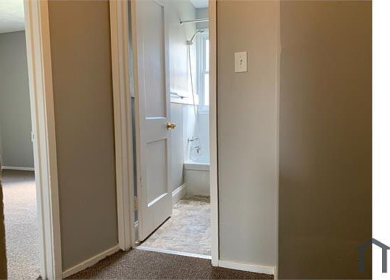 5th image of 828 S Central Dr