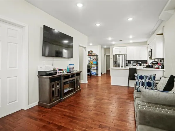 244 Clinton Avenue image 18 of 37