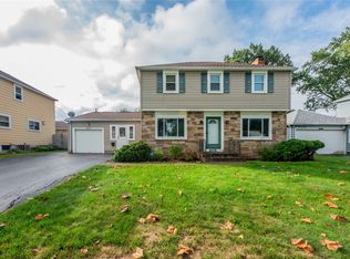 305 Barry Rd, Rochester, NY 14617