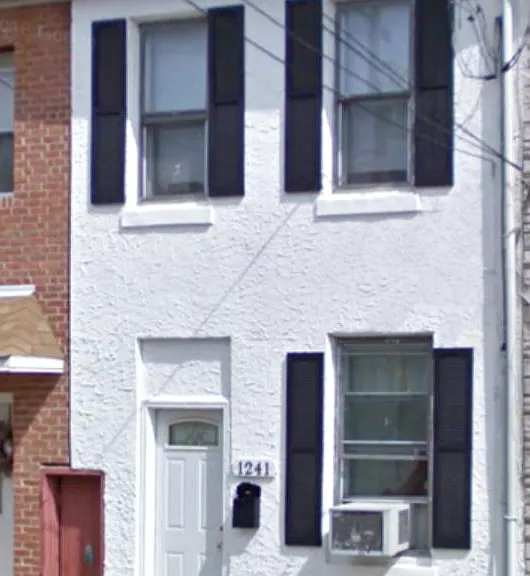1241 E Palmer St — Photo 1