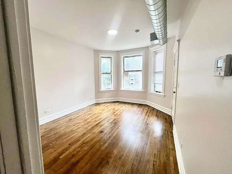 2636 W 23rd St #1F — Photo 2