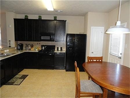 Another view of kitchen