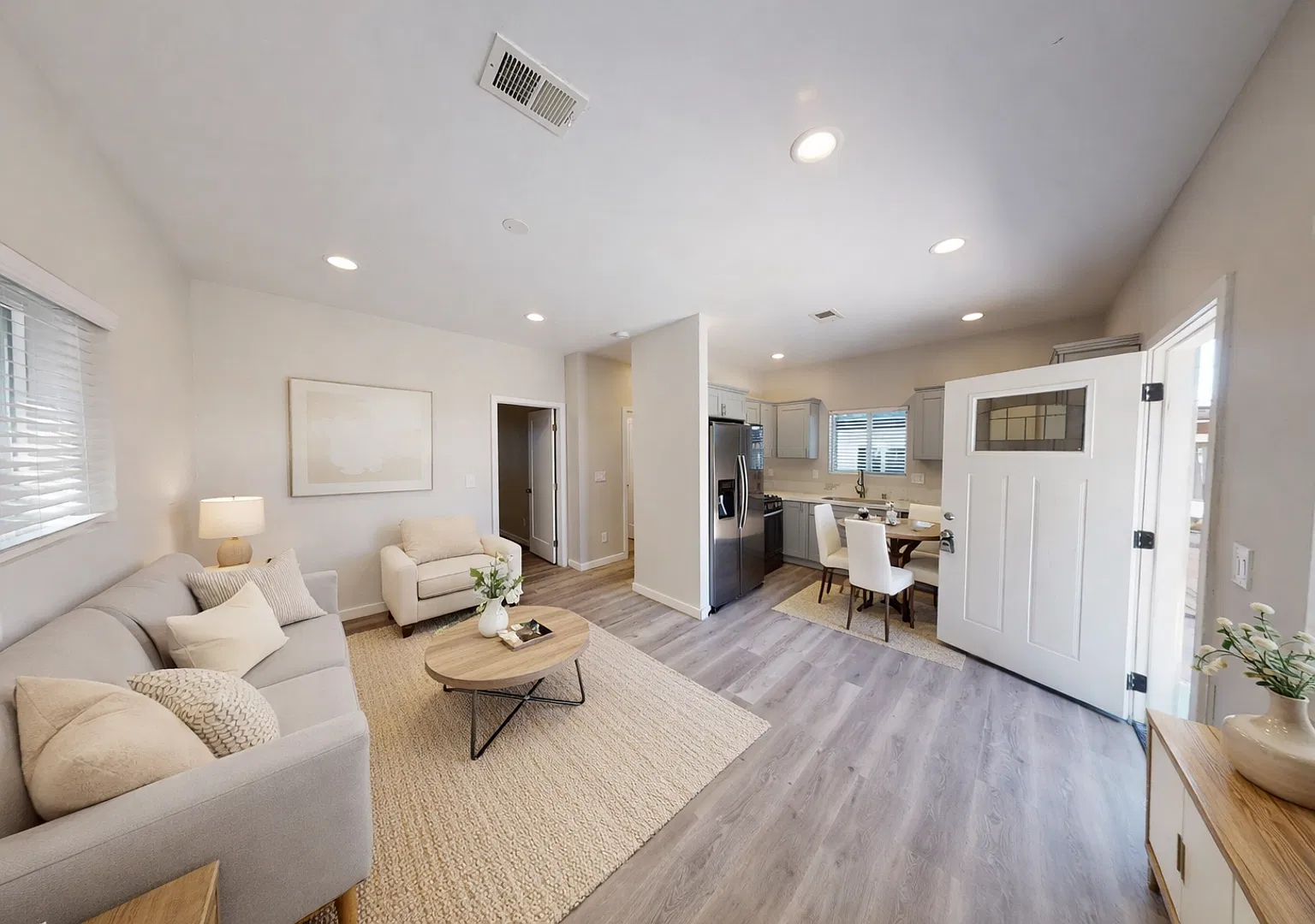 4BD/2BA on Tipton! — Photo 4