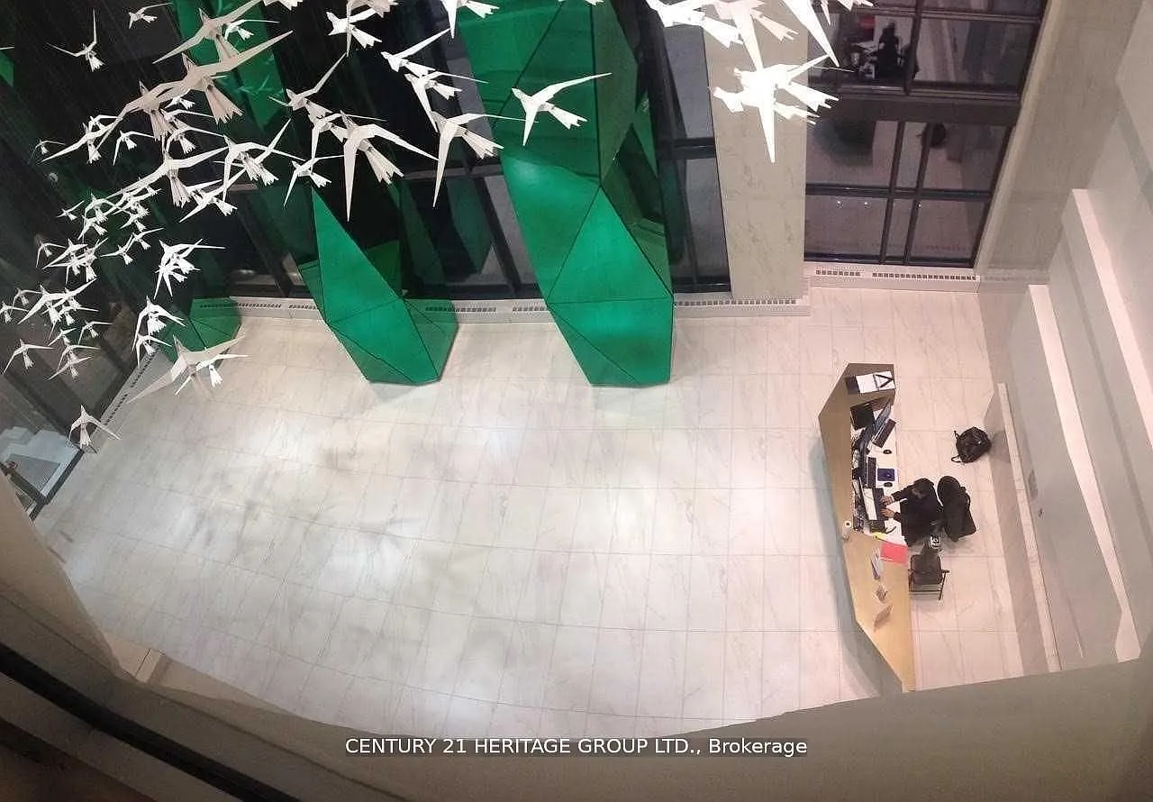Fly Condos — Photo 2