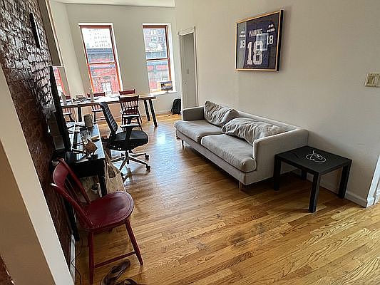 1st image of 135 W 10th St APT 22