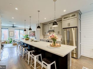 605 Slade Ct, Alexandria, VA 22314