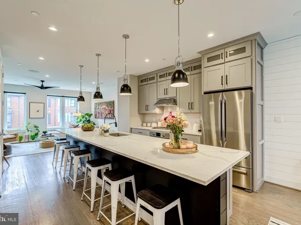 605 Slade Ct, Alexandria, VA 22314