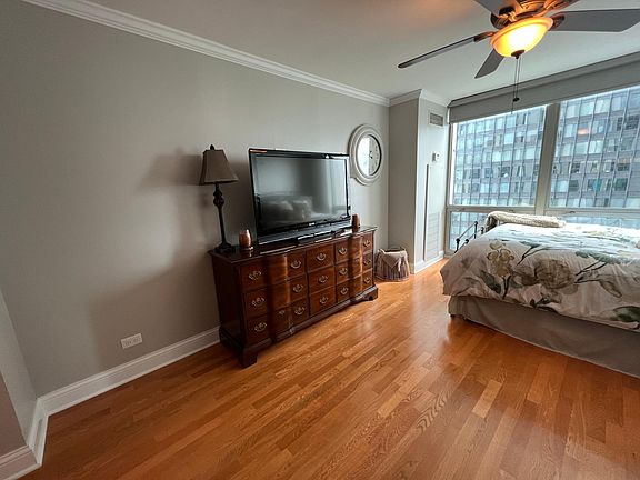 5th image of 195 N Harbor Dr APT 1405