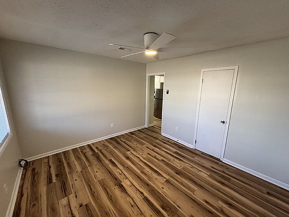 4th image of 102 Parker Dr