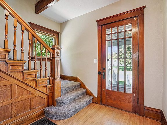 4th image of 106 E Jefferson St
