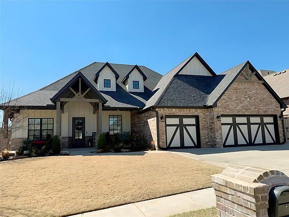 2nd image of 704 Maple Hill Rd