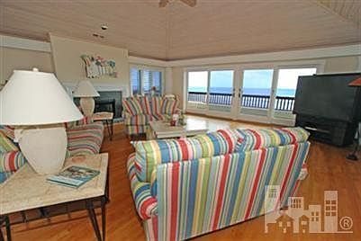 4th image of 230 Beach Road N