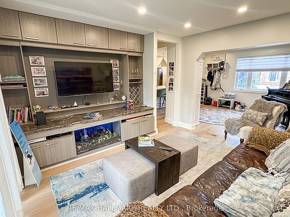 5th image of 203 Elmhurst Ave