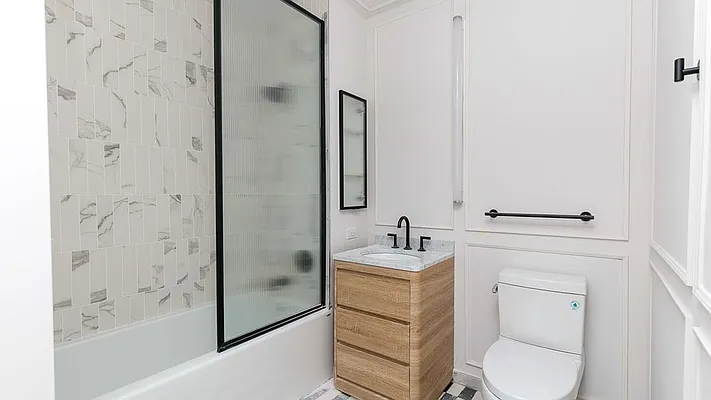 Rented by Nooklyn NYC LLC | media 125