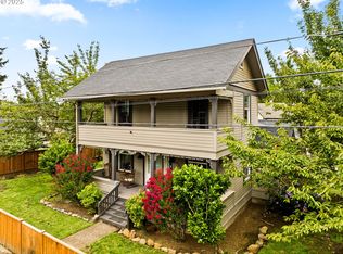 409 N 8th St, Cottage Grove, OR 97424