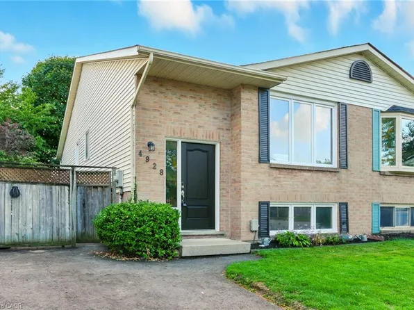 4928 Hickory Ln, Lincoln, ON L3J 0C3