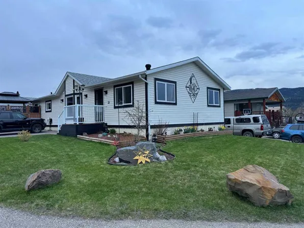801 232nd St #37, Crowsnest Pass, AB T0K 1C0