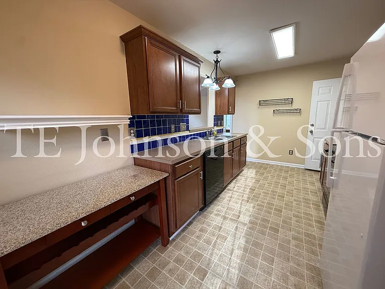 108 Greenway St — Photo 14