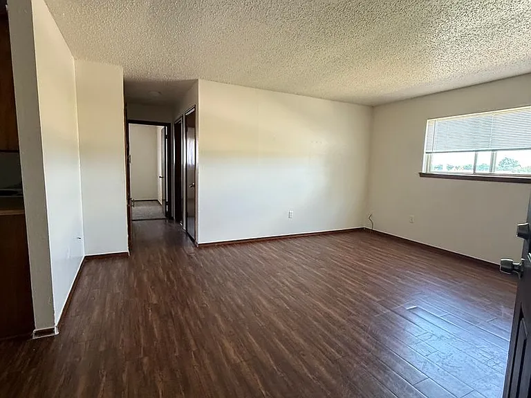 Fox Valley Apartments — Photo 55
