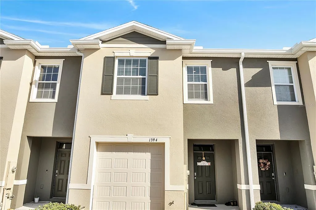 3 bed, 2.5 bath, 1720 sqft, $2,000 — Photo 3