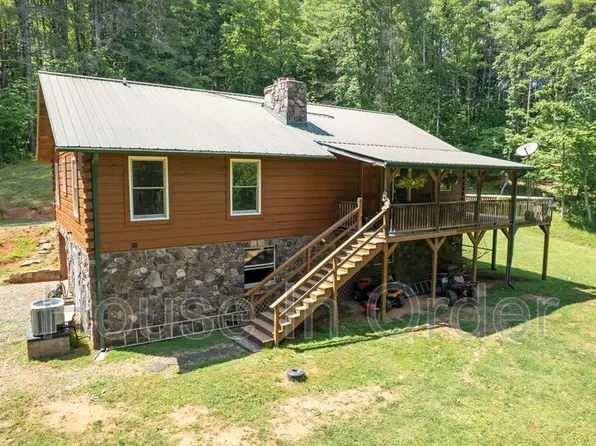 561 Bee Tree Rd, Marshall, NC 28753