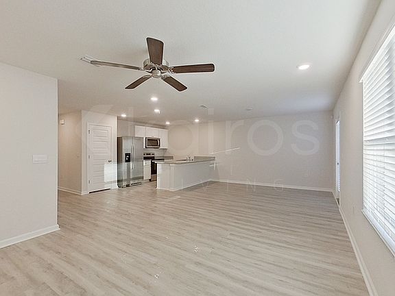4th image of 261 Monarch Ln