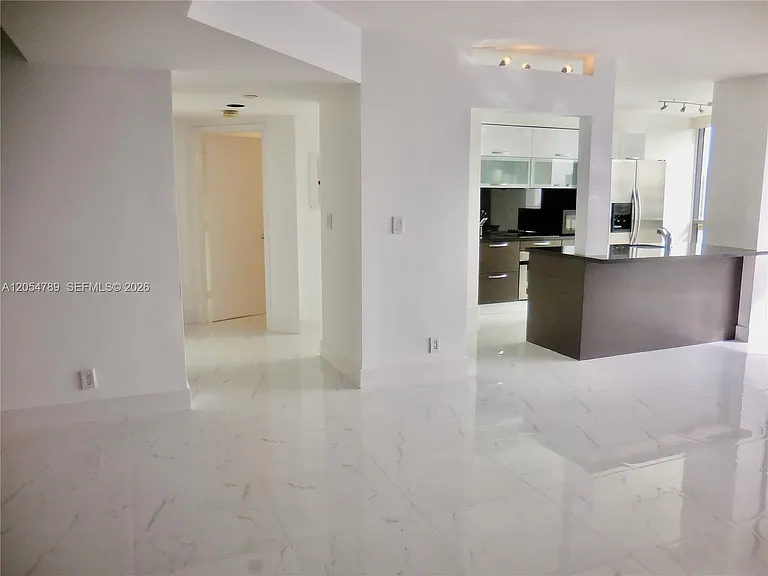 1000 Island Blvd #2308 — Photo 9