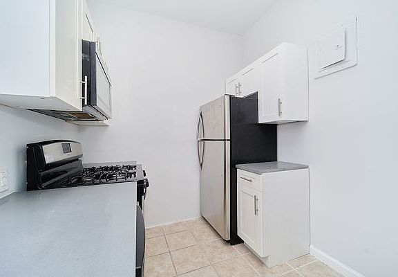2nd image of 2090 Amsterdam Ave APT 4S